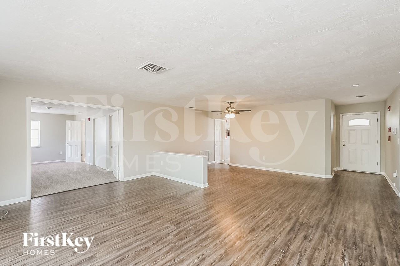 319 Scott Ct - Photo 7 of 15