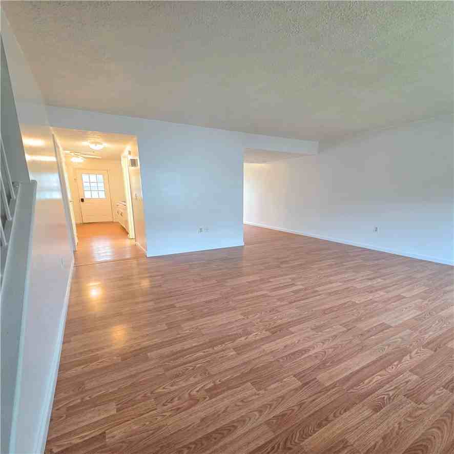 126 Smith St - Photo 2 of 29