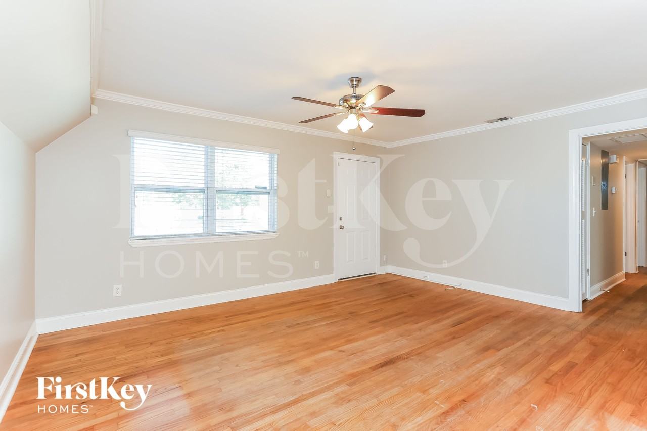 11338 Andrea Dr - Photo 3 of 15