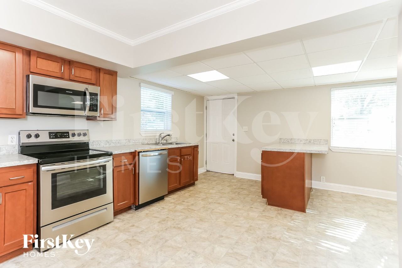 11338 Andrea Dr - Photo 4 of 15