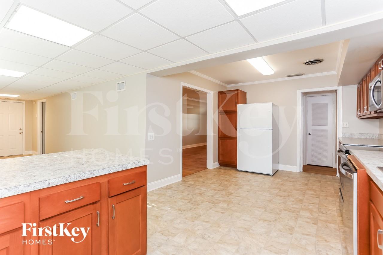 11338 Andrea Dr - Photo 5 of 15