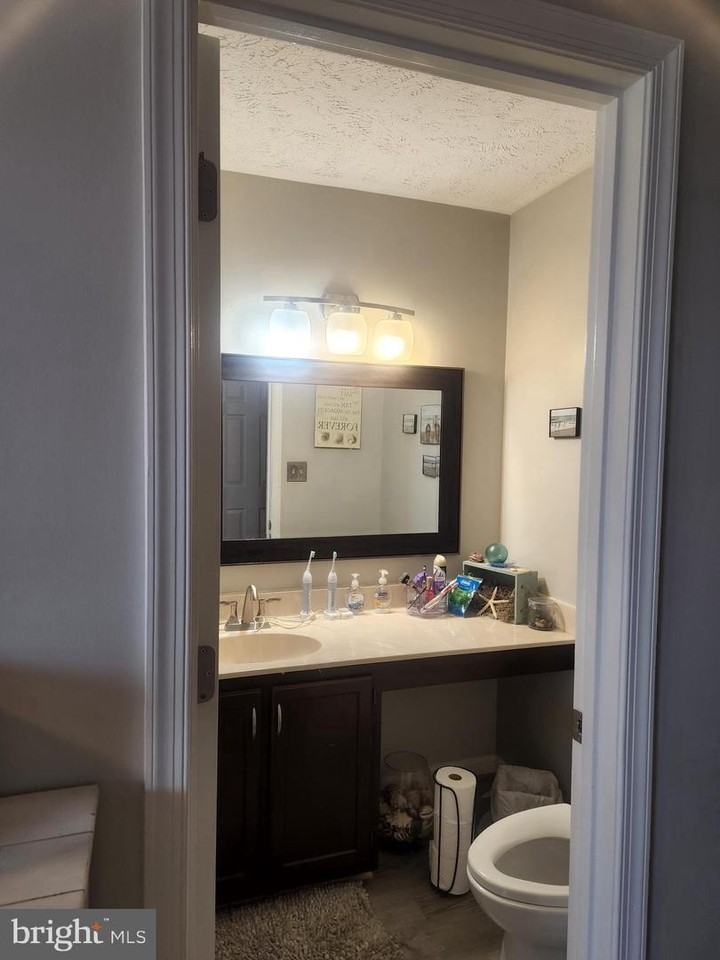 4317 Amelia Dr - Photo 7 of 17