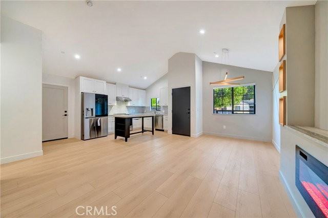 15741 Valerio St - Photo 4 of 8