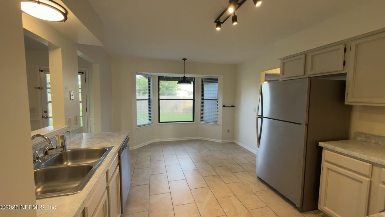 7914 Longshadow Ct - Photo 4 of 18