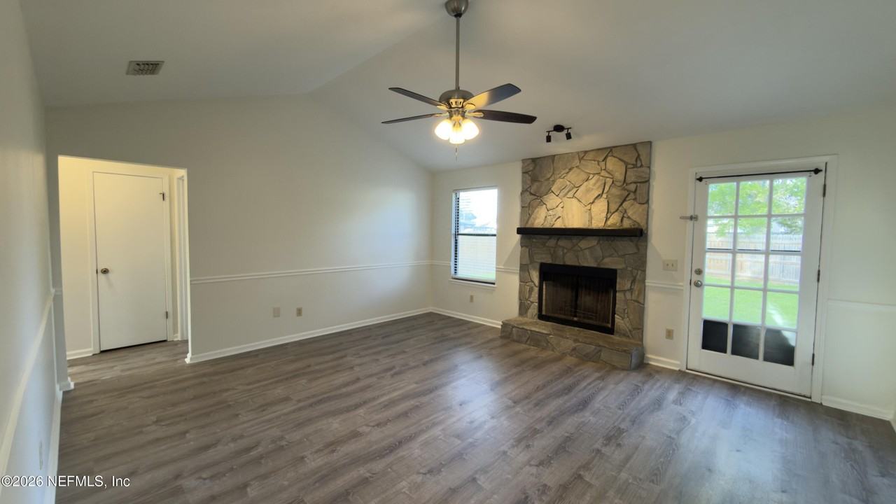 7914 Longshadow Ct - Photo 5 of 18
