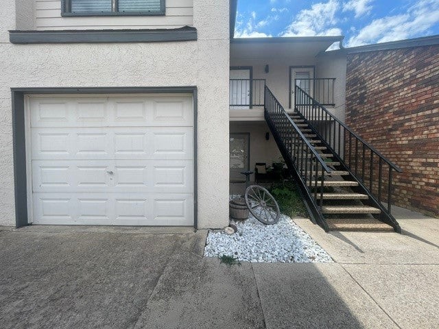 835 W Harwood Rd - Photo 2 of 21