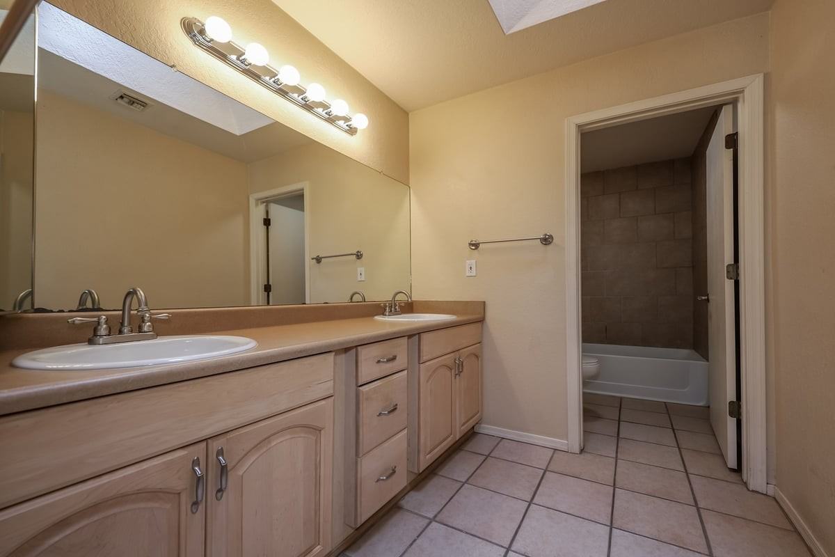 3080 W Placita De La Roseta - Photo 5 of 10