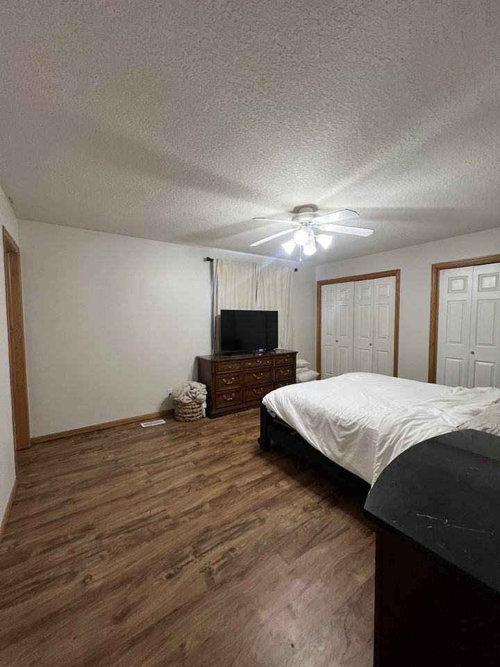 402 4th St Nw - Photo 4 of 31