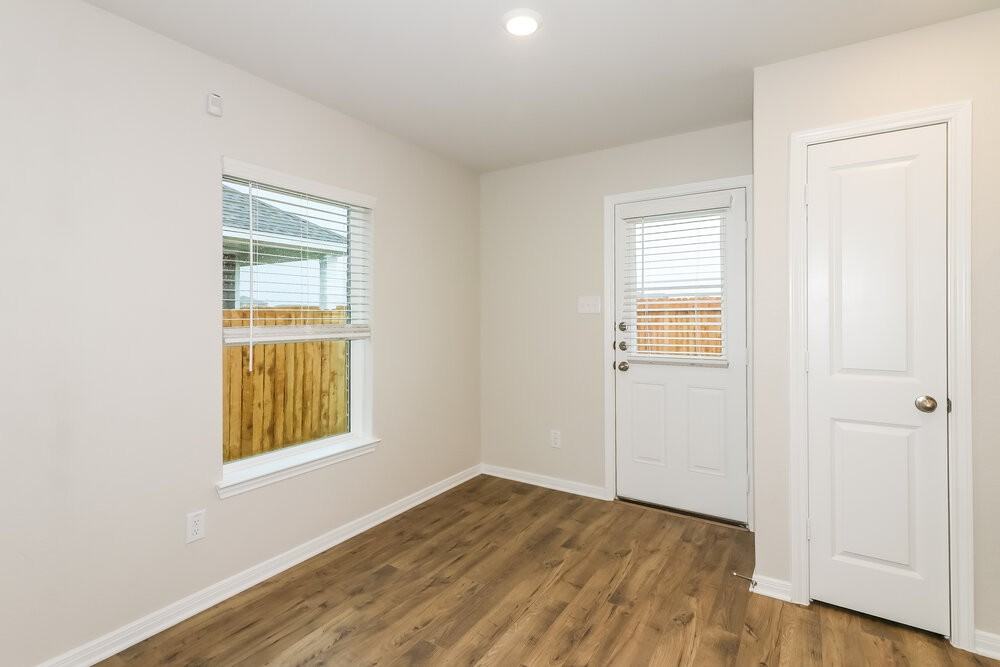 7607 Tipton Meadow Way - Photo 5 of 16