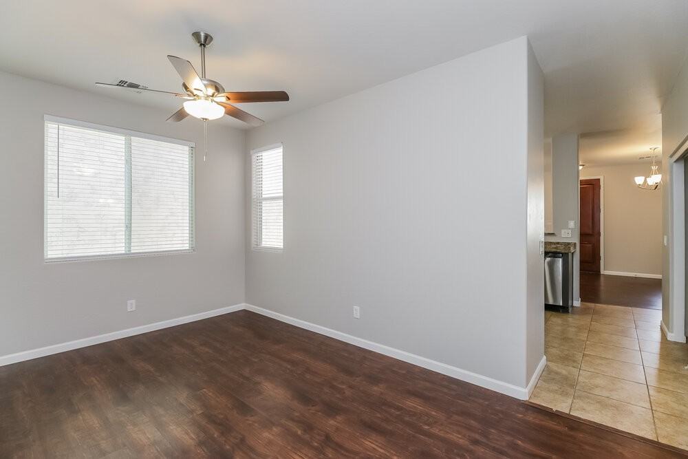 10215 E Isleta Ave - Photo 5 of 17