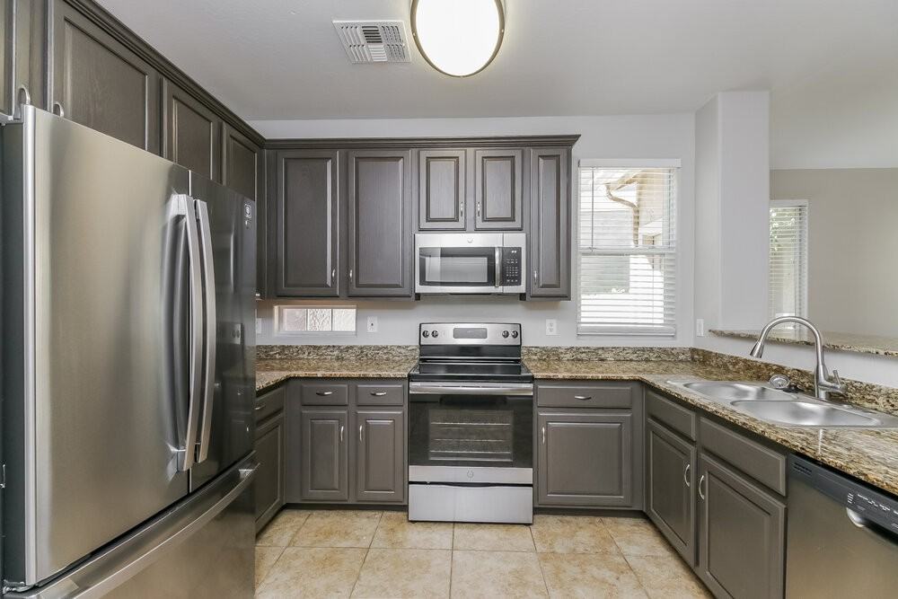 10215 E Isleta Ave - Photo 7 of 17