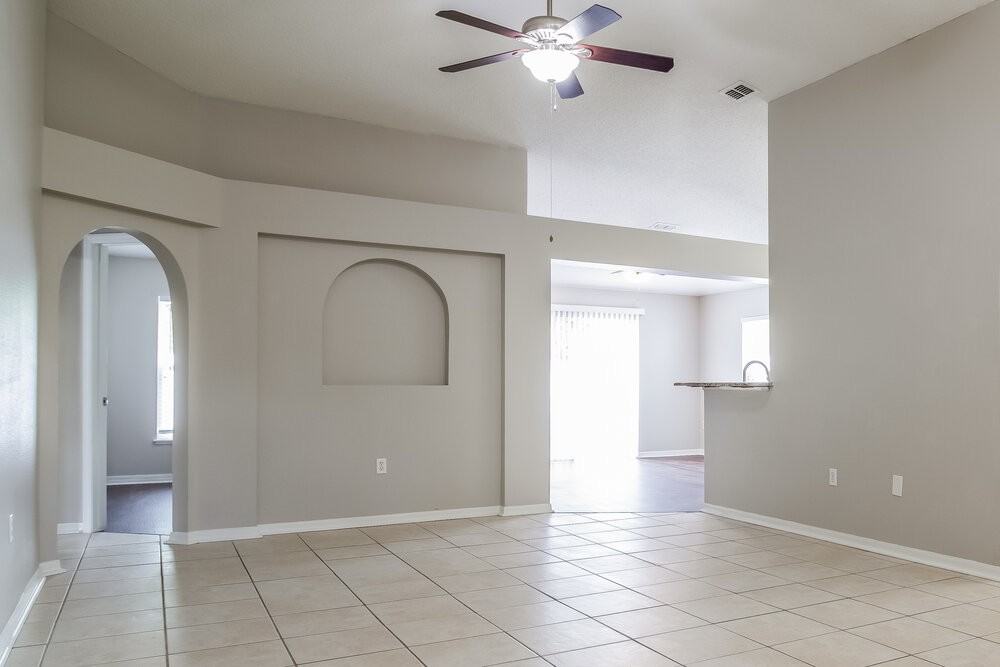 12514 Woodbury Cove Dr - Photo 3 of 16