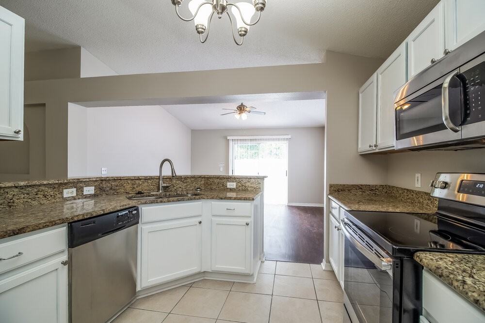 12514 Woodbury Cove Dr - Photo 7 of 16