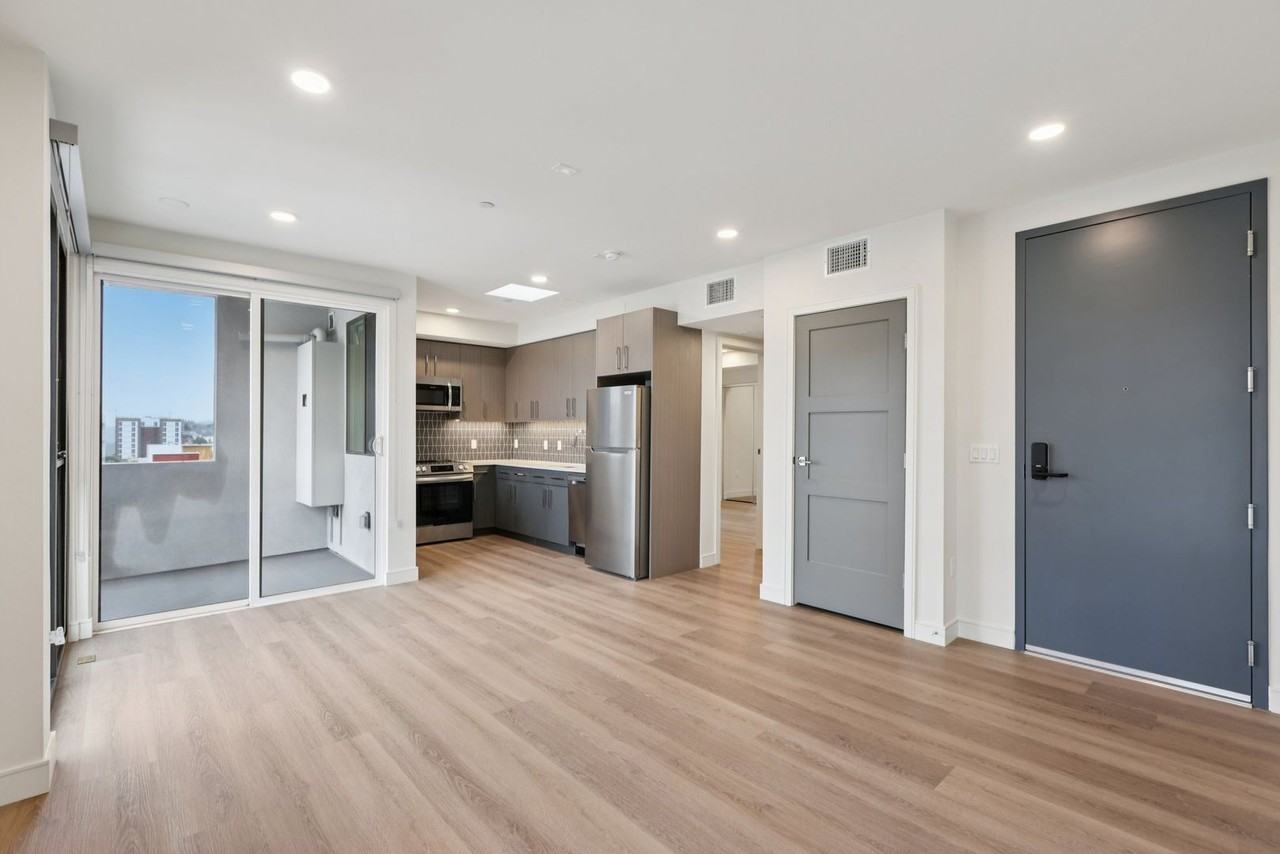 TALA Residences at Onix Hollywood - Photo 7 of 35