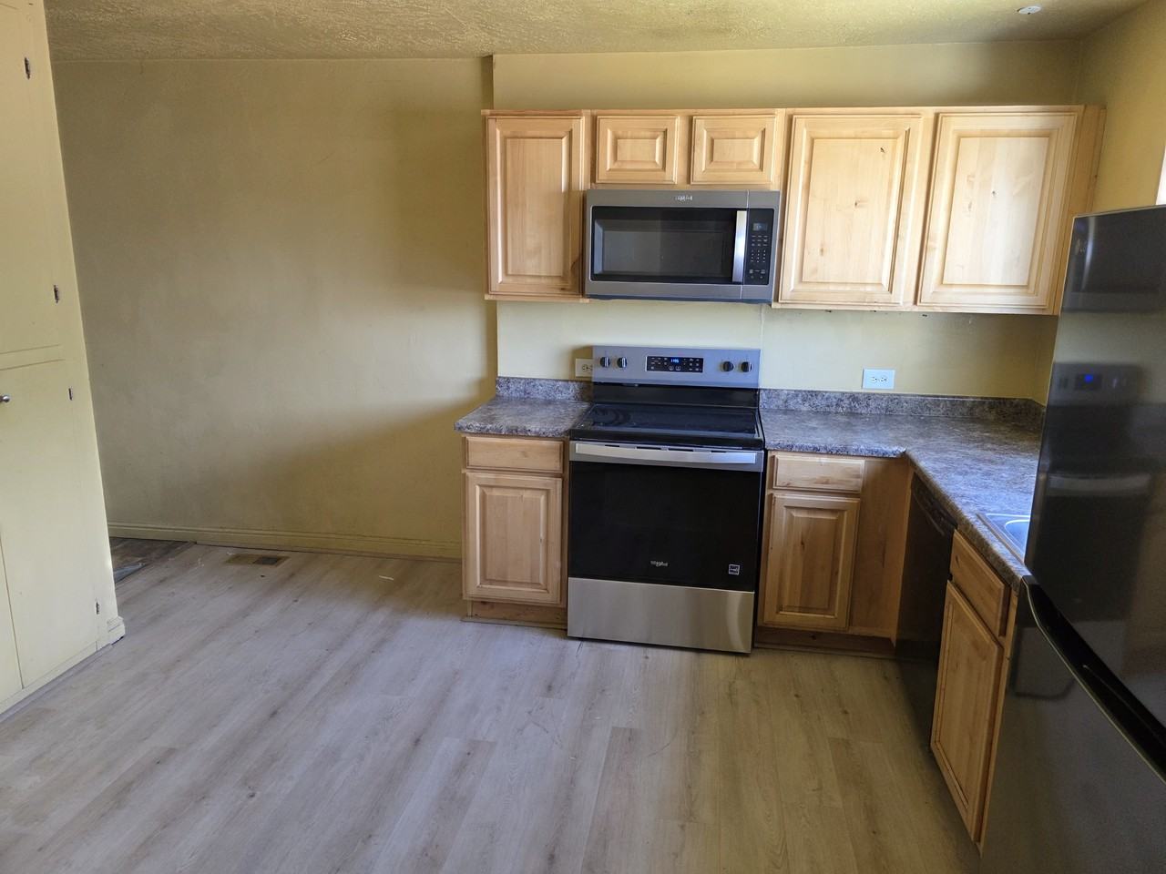 5041 Sw - Photo 2 of 13
