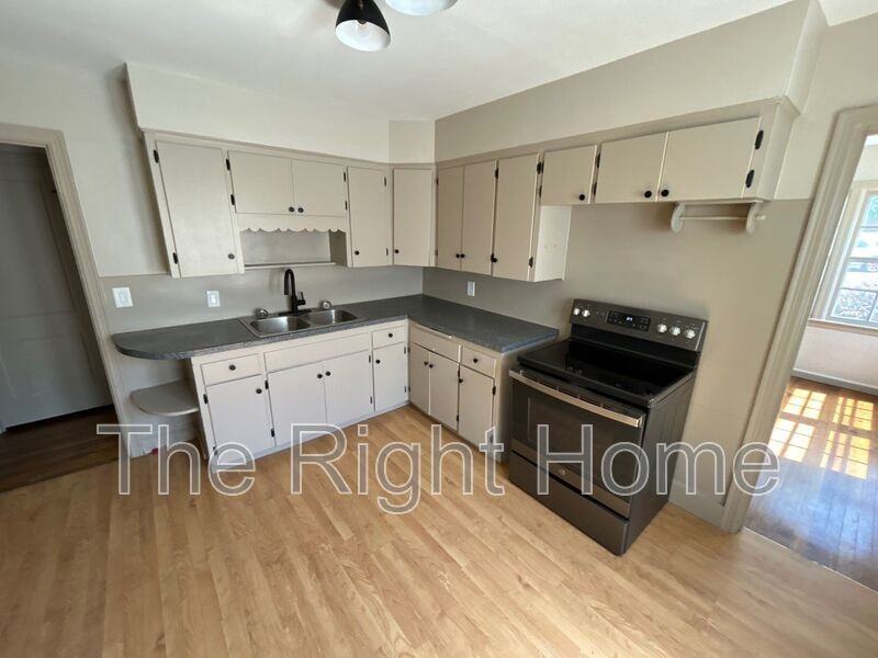 2886 Martin Ave - Photo 6 of 15
