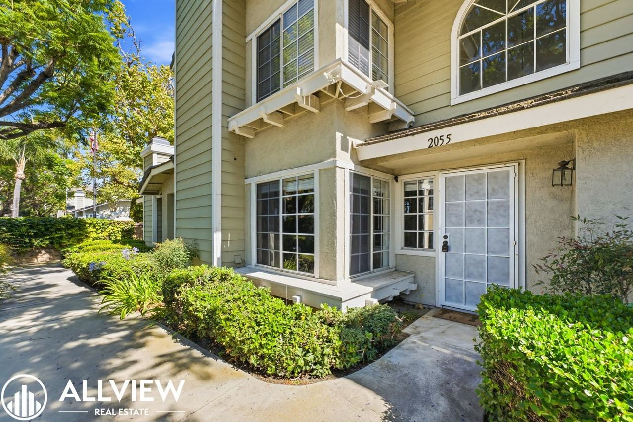 2055 W Lafayette Dr - Photo 2 of 28