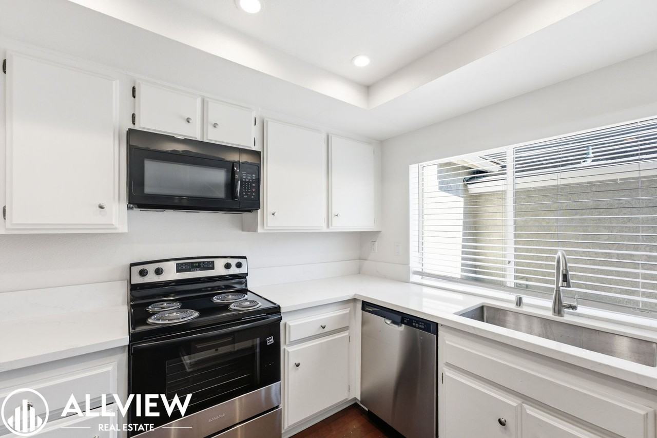 2055 W Lafayette Dr - Photo 5 of 28