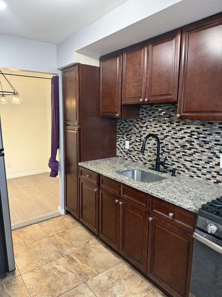 10 Briarwood Rd #2 - Photo 3 of 5