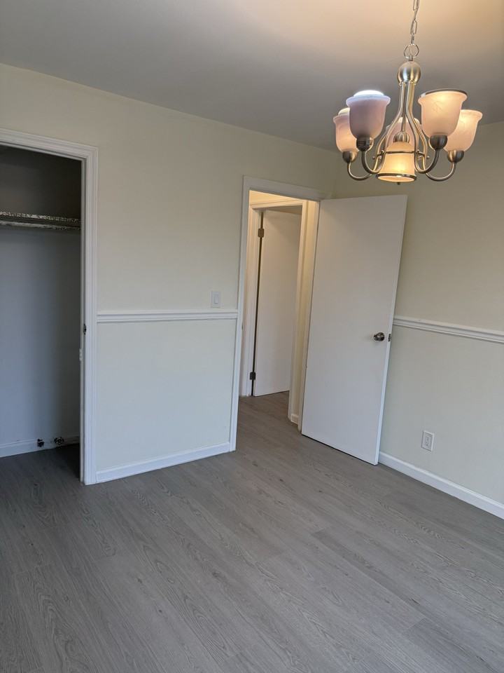 10 Briarwood Rd #2 - Photo 4 of 5