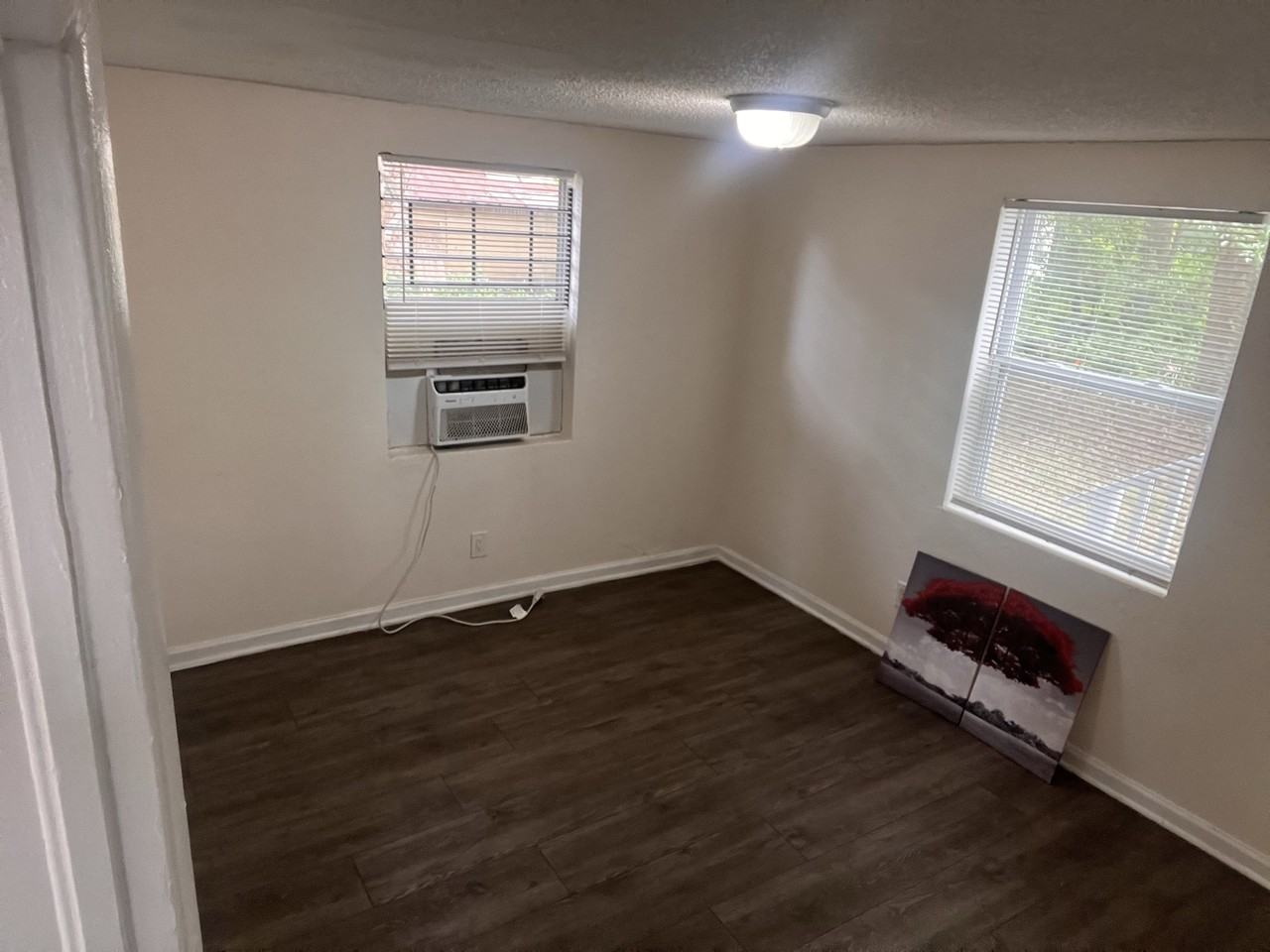 1325 W 25th St #B - Photo 7 of 13
