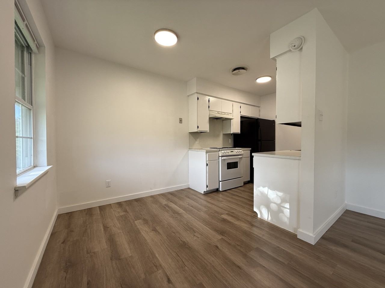 1017 S 22nd St #4 - Photo 4 of 9