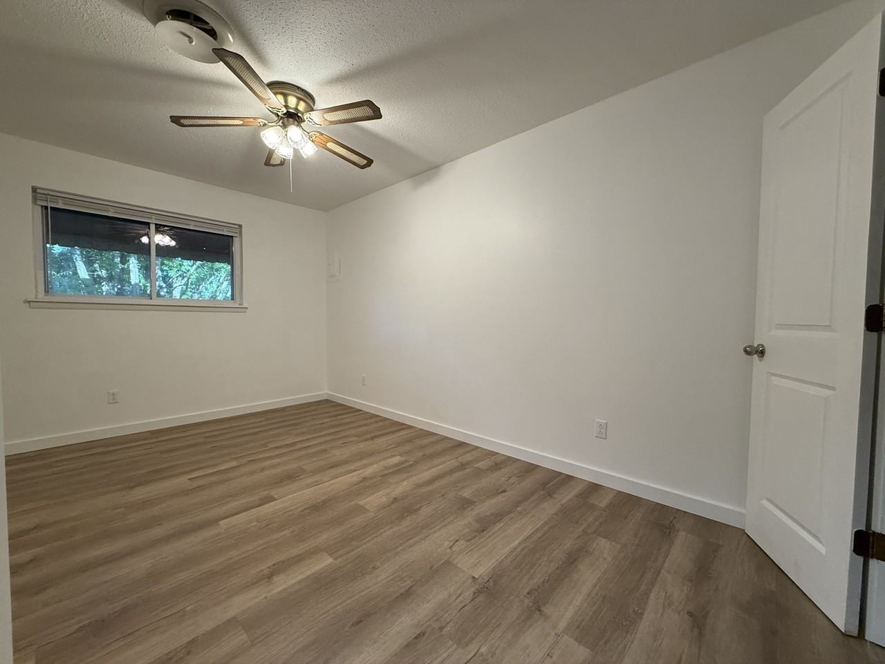 1017 S 22nd St #4 - Photo 7 of 9