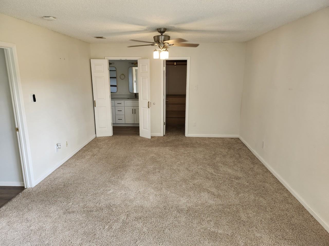 2305 Stockbridge Ct #1 - Photo 3 of 21