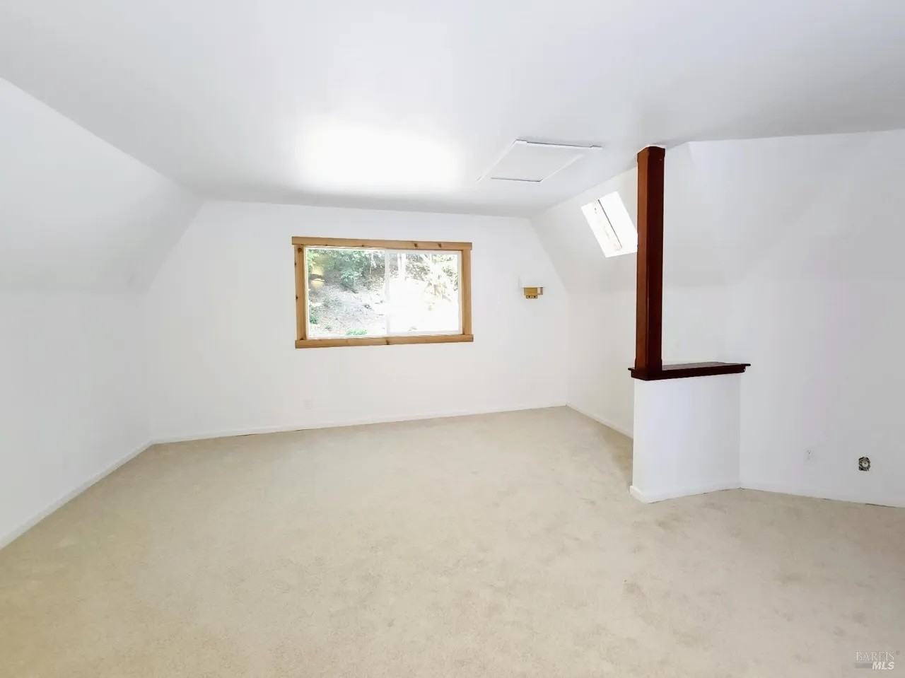 8080 Surprise Valley Rd - Photo 2 of 34