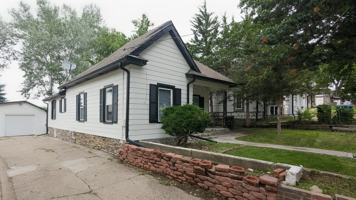 featured image of 1935 Francis Ave