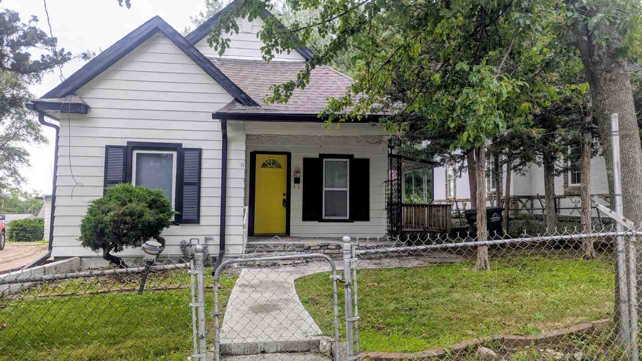 1935 Francis Ave - Photo 2 of 24