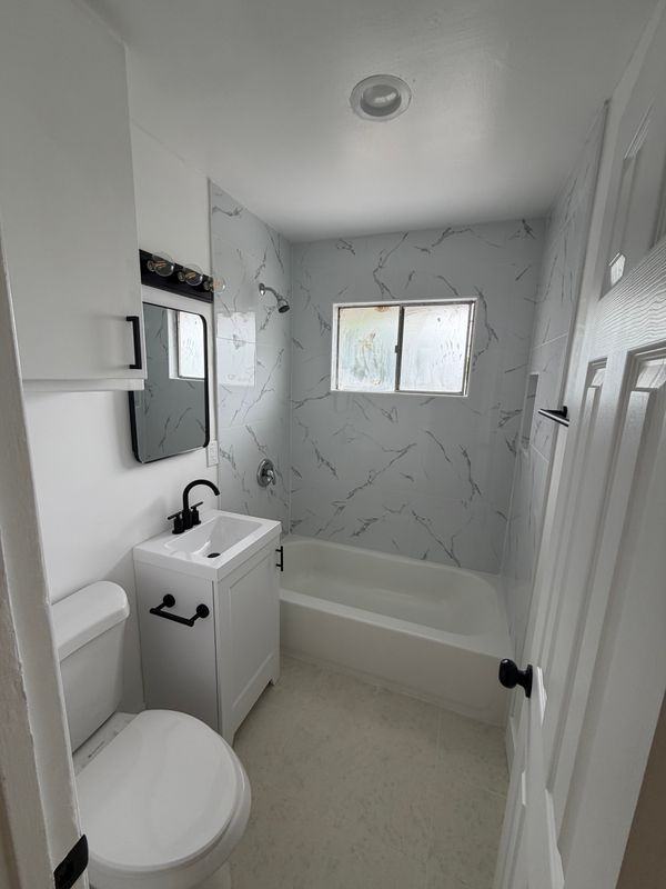 640 W 20th St - Photo 5 of 13