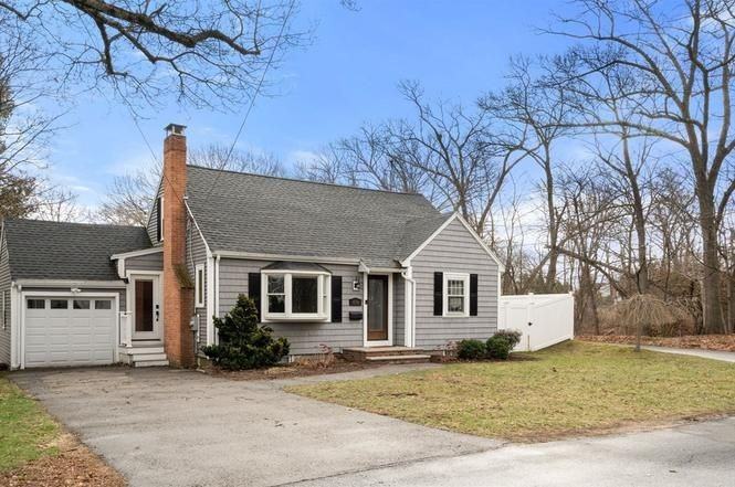 438 Mount Vernon St - Photo 2 of 22