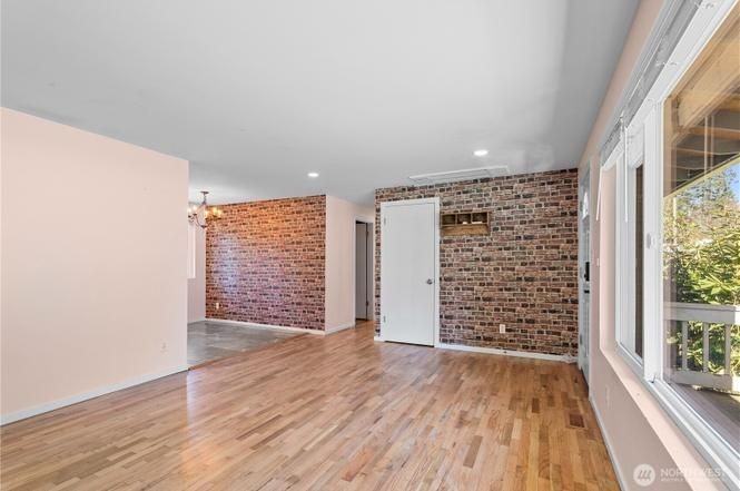 28600 Se 226th St - Photo 4 of 17