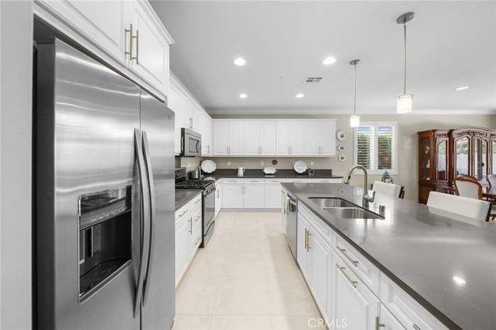 31081 Maverick Ln - Photo 3 of 17