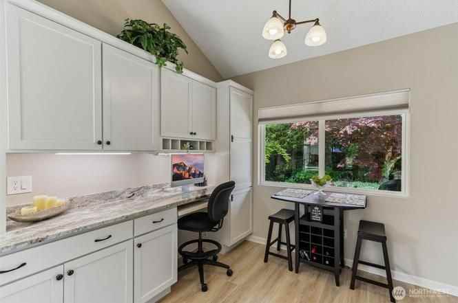 18906 Se 44th Pl - Photo 3 of 17