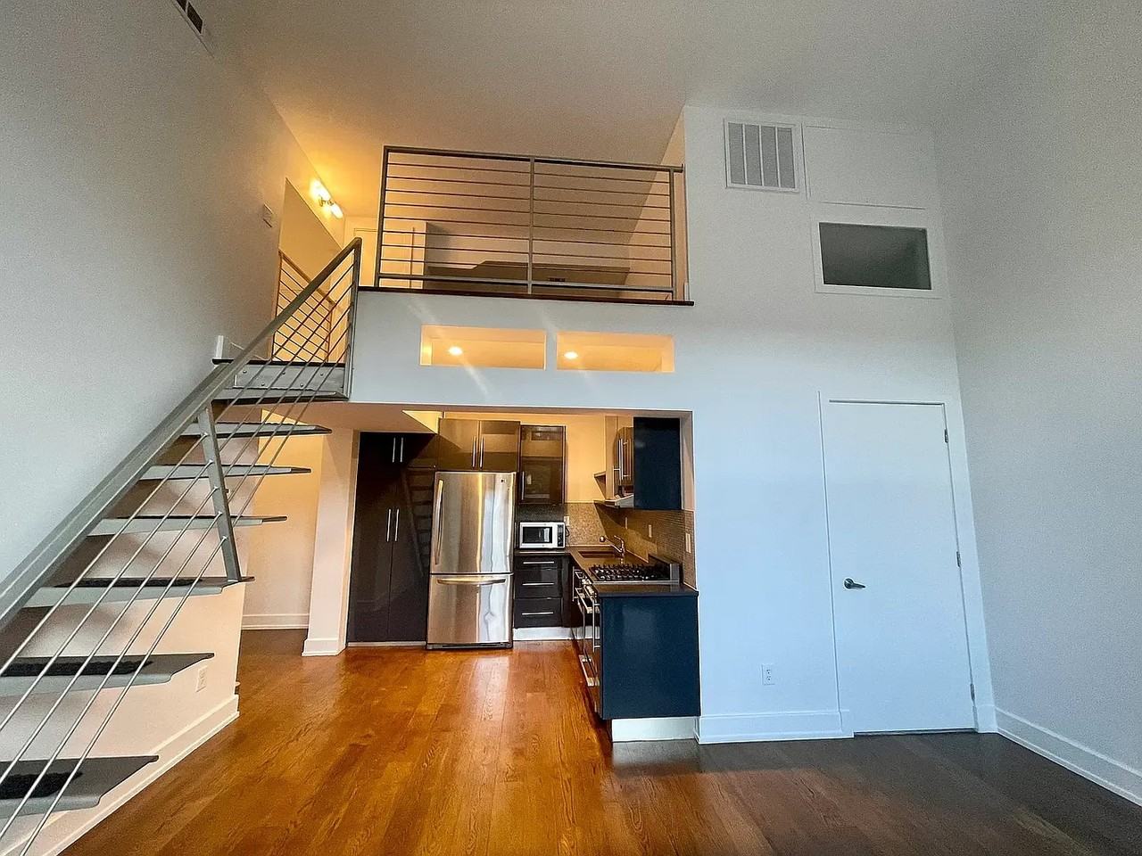 390 Lorimer St - Photo 6 of 8
