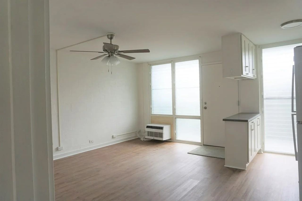 2328 Seaview Ave - Photo 5 of 6