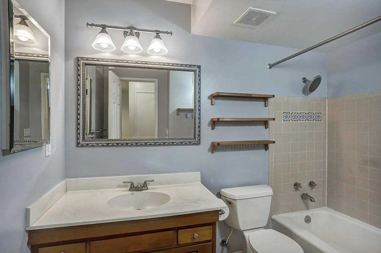 251 S St - Photo 3 of 10