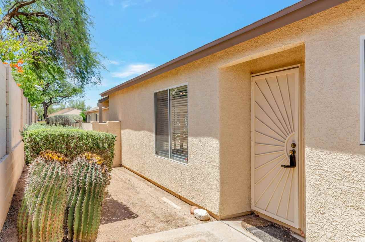 3377 W Evening Star Ct - Photo 2 of 25