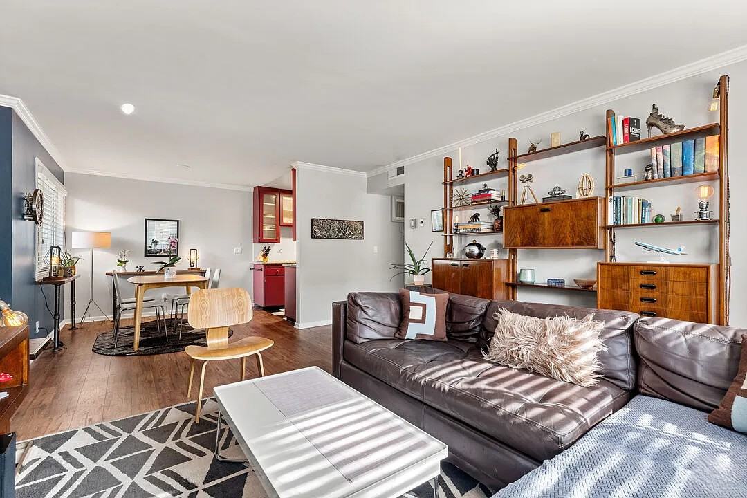 11813 Runnymede St - Photo 2 of 13