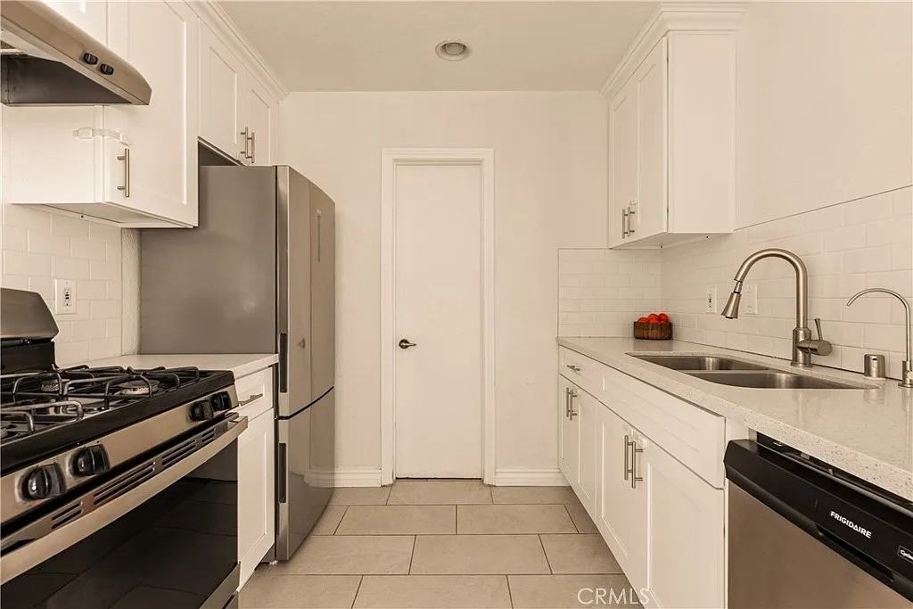 365 Burchett St - Photo 3 of 14