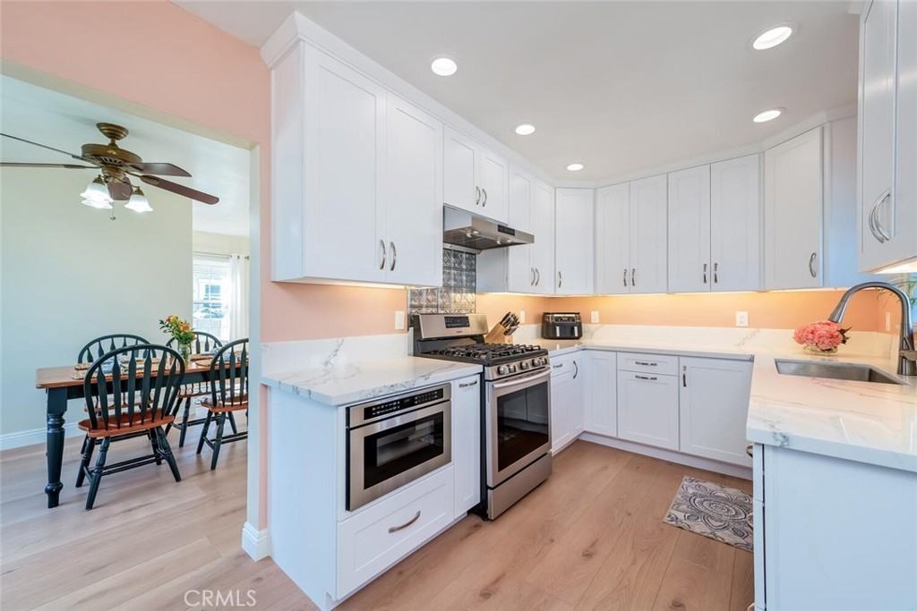 246 S Bush St - Photo 4 of 27