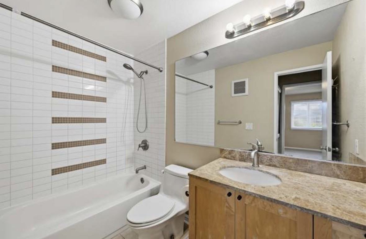 3520 Lebon Dr - Photo 4 of 4
