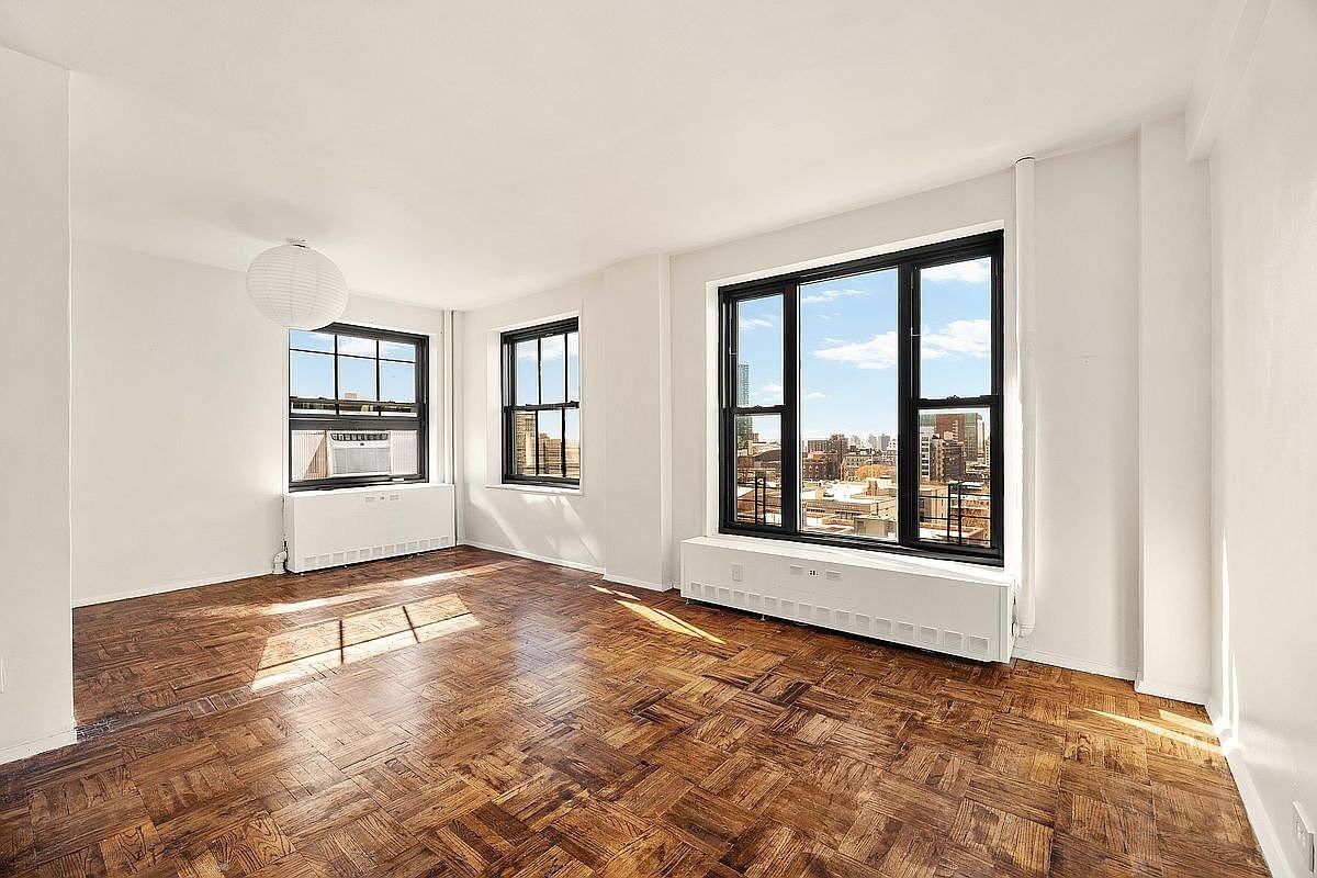 345 Clinton Ave #14D - Photo 2 of 9