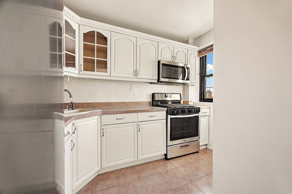 345 Clinton Ave #14D - Photo 3 of 9