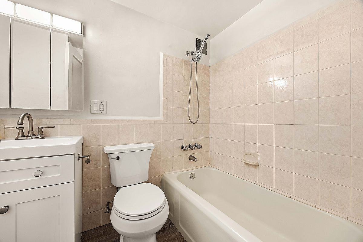 345 Clinton Ave #14D - Photo 6 of 9