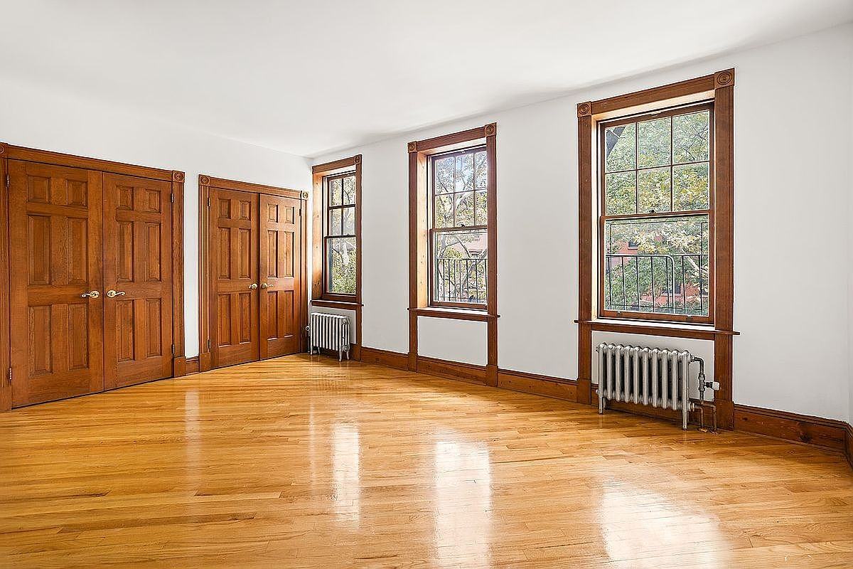 416 Clermont Ave #3F - Photo 3 of 11