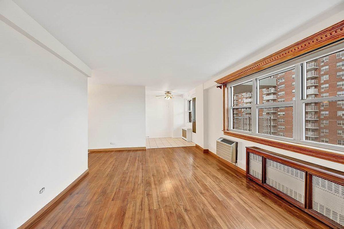 2483 W 16th St - Photo 2 of 12