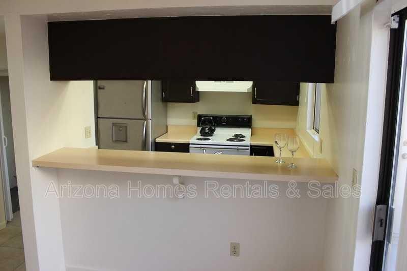 621 S Kacee Ave - Photo 5 of 10